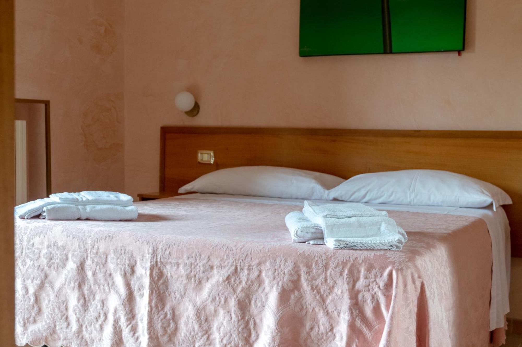 I Lecci Guesthouse Сан Феличе Чирчео Екстериор снимка